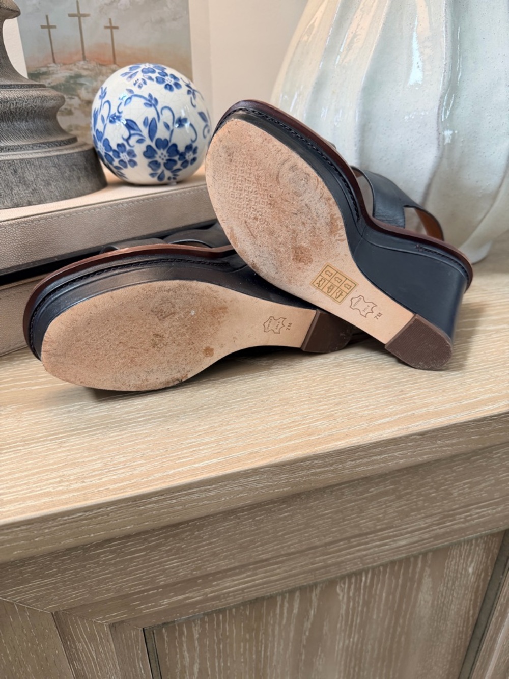 Tory Burch Selby Black Wedge Sandals with Brown Trim and Gold Buckle - Picture 4 of 6